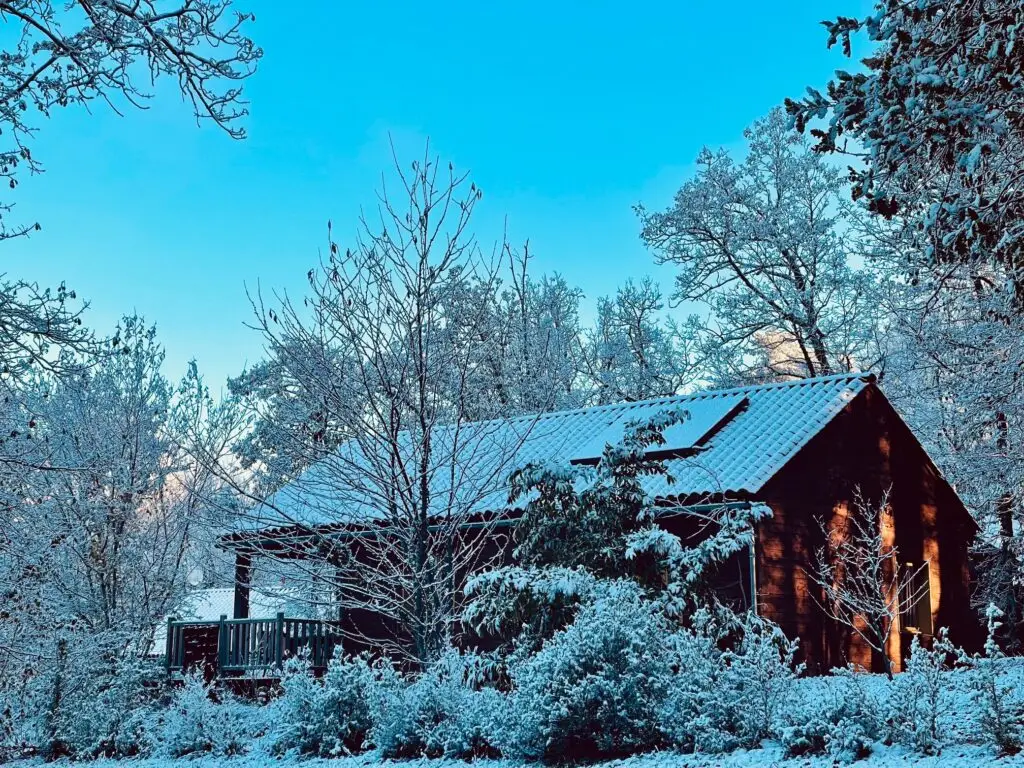 Le village enchanteur sous la neige