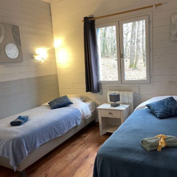 Chambre 2 lits simples Chalet Gabare